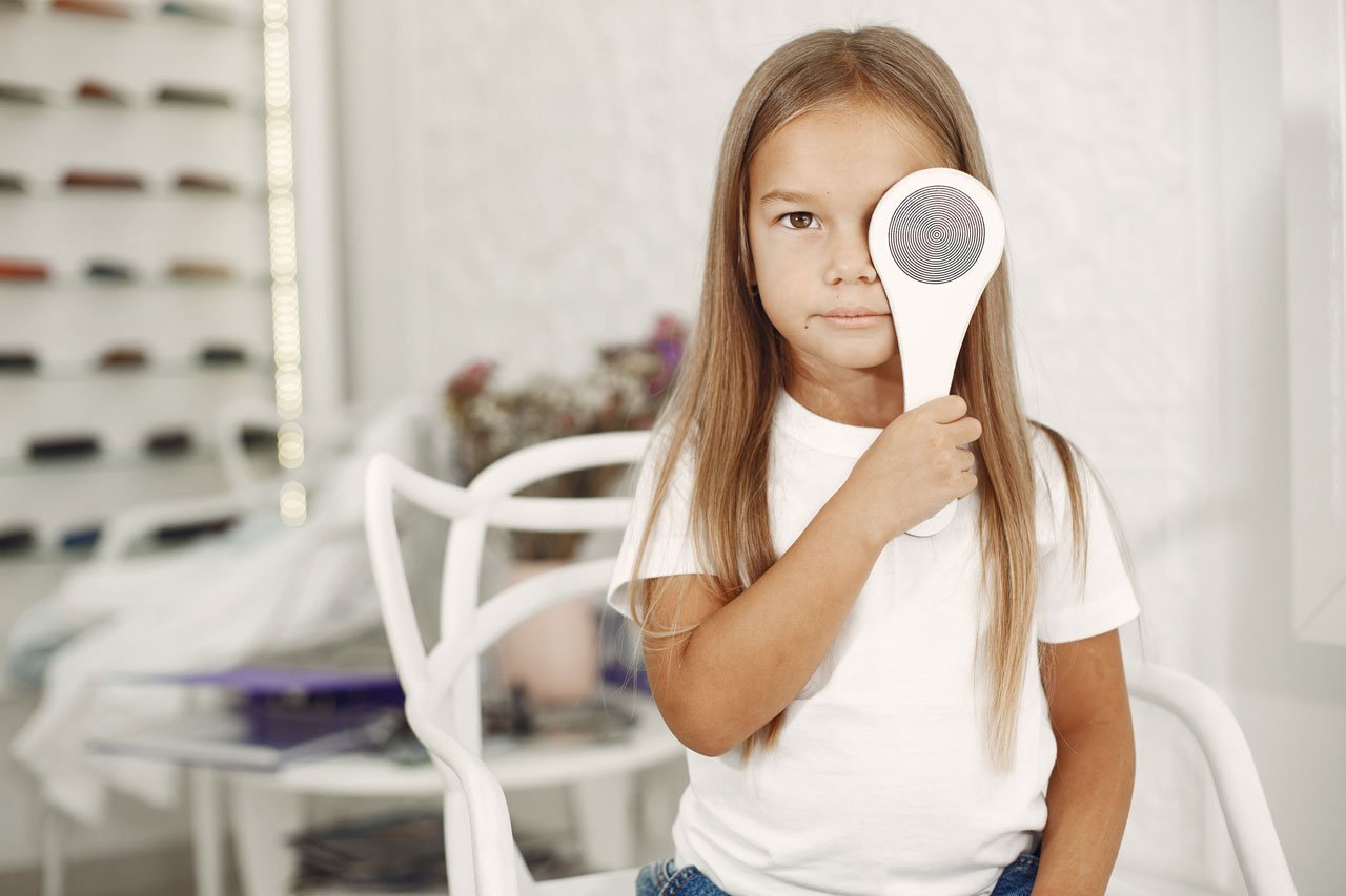 Signs or risk factors for eye disease